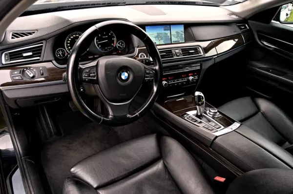 BMW 740 d 9