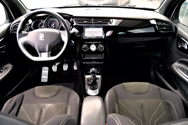 DS DS3 3 1.6 BlueHDi Sport Chic 6