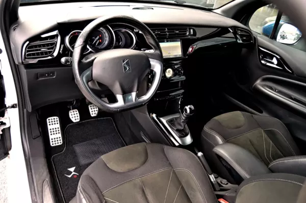 DS DS3 3 1.6 BlueHDi Sport Chic 8