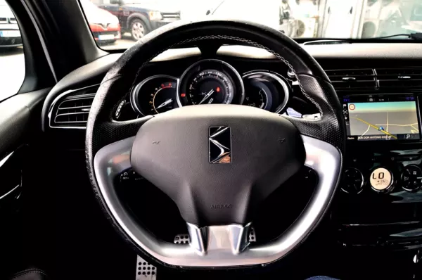 DS DS3 3 1.6 BlueHDi Sport Chic 14