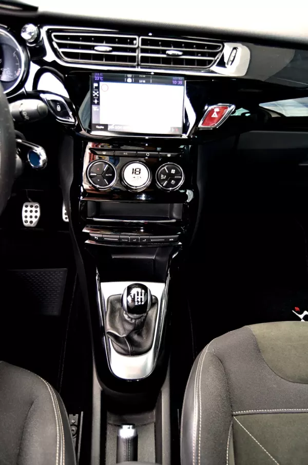 DS DS3 3 1.6 BlueHDi Sport Chic 16