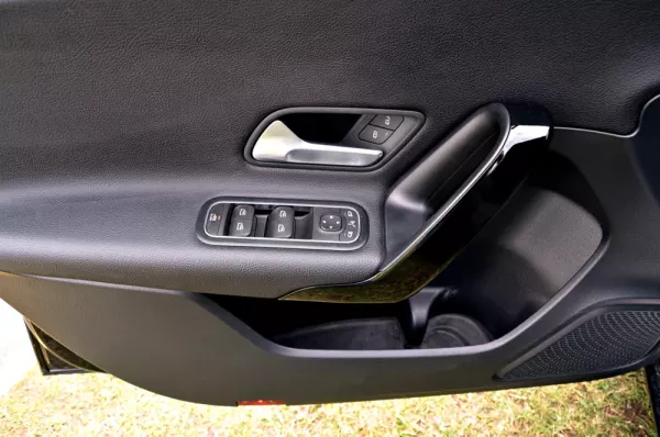 Mercedes-Benz A 180 d Business Solutions Aut. 11