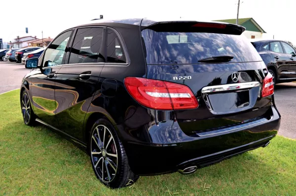 Mercedes-Benz B 220 CDi AMG Line 5