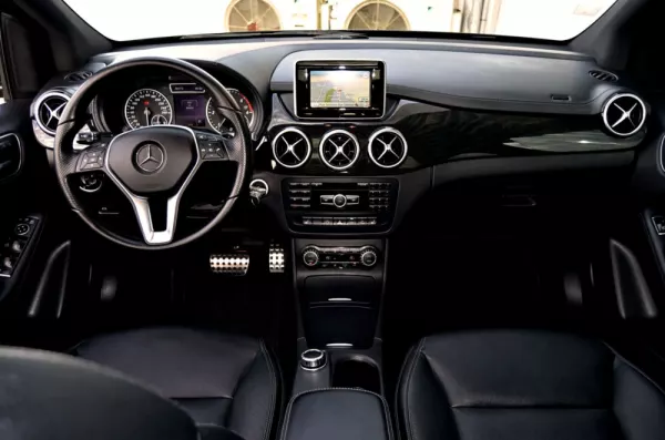 Mercedes-Benz B 220 CDi AMG Line 6