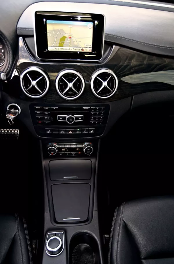 Mercedes-Benz B 220 CDi AMG Line 18