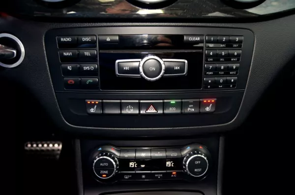 Mercedes-Benz B 220 CDi AMG Line 19