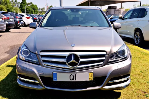 Mercedes-Benz C 220 CDi Avantgarde BlueEfficiency Aut. 2