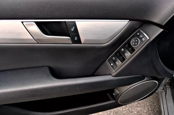 Mercedes-Benz C 220 CDi Avantgarde BlueEfficiency Aut. 11