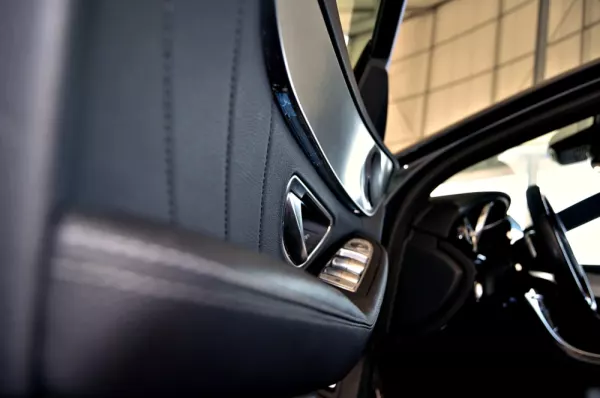 Mercedes-Benz C 300 BlueTEC Hybrid AMG Line 8