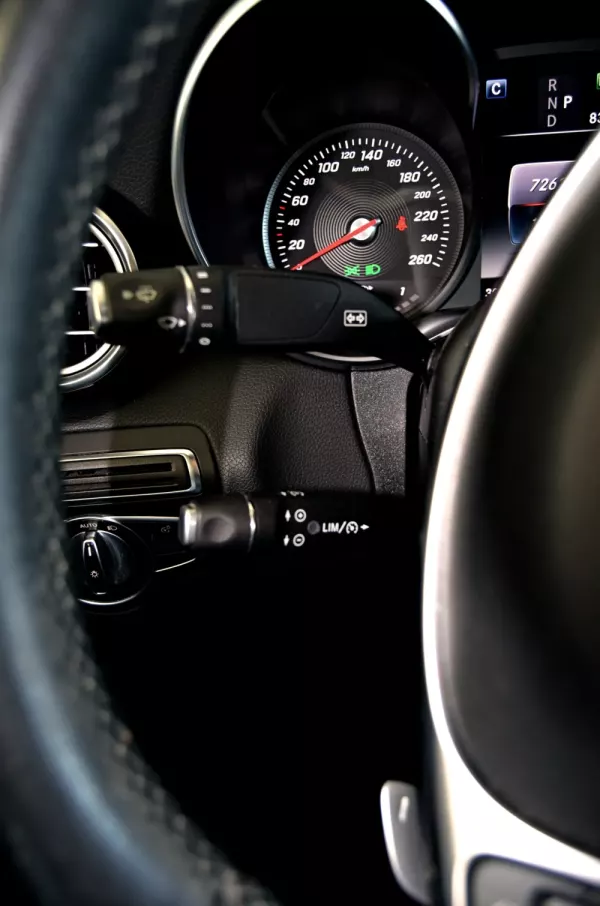 Mercedes-Benz C 300 BlueTEC Hybrid AMG Line 13