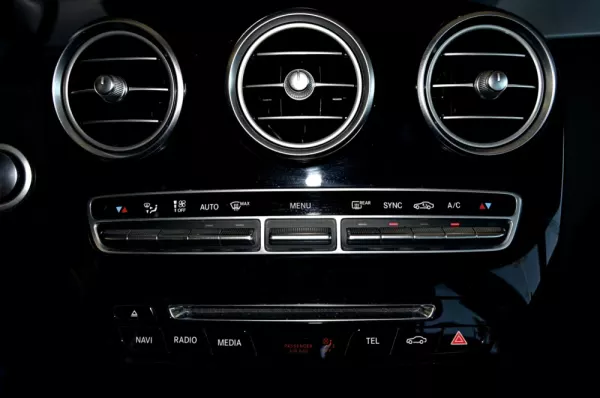 Mercedes-Benz C 300 BlueTEC Hybrid AMG Line 18