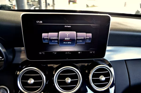 Mercedes-Benz C 300 BlueTEC Hybrid AMG Line 25