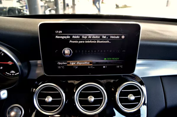 Mercedes-Benz C 300 BlueTEC Hybrid AMG Line 32