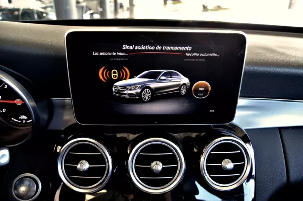 Mercedes-Benz C 300 BlueTEC Hybrid AMG Line 35