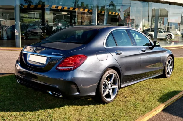 Mercedes-Benz C 300 BlueTEC Hybrid AMG Line 59