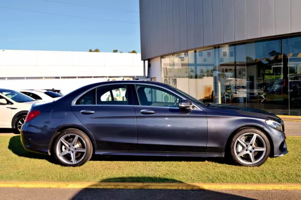 Mercedes-Benz C 300 BlueTEC Hybrid AMG Line 60