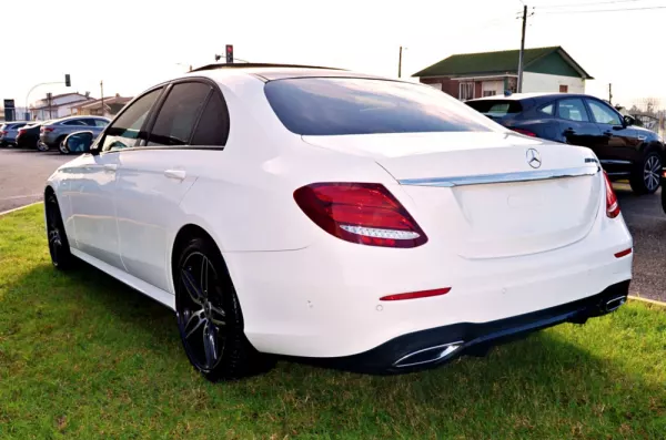 Mercedes-Benz E 220 D AMG Line 5