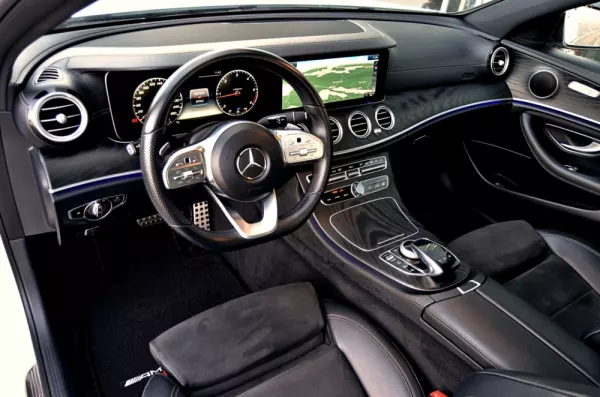 Mercedes-Benz E 220 D AMG Line 8