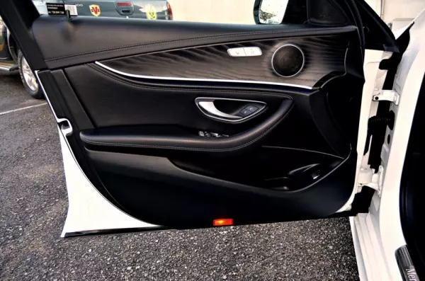 Mercedes-Benz E 220 D AMG Line 14