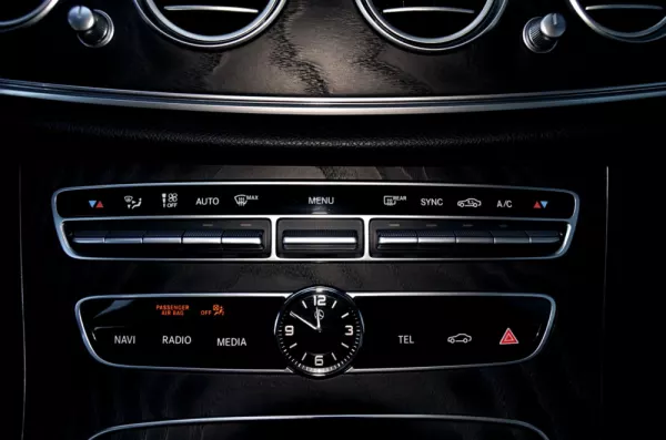 Mercedes-Benz E 220 D AMG Line 23