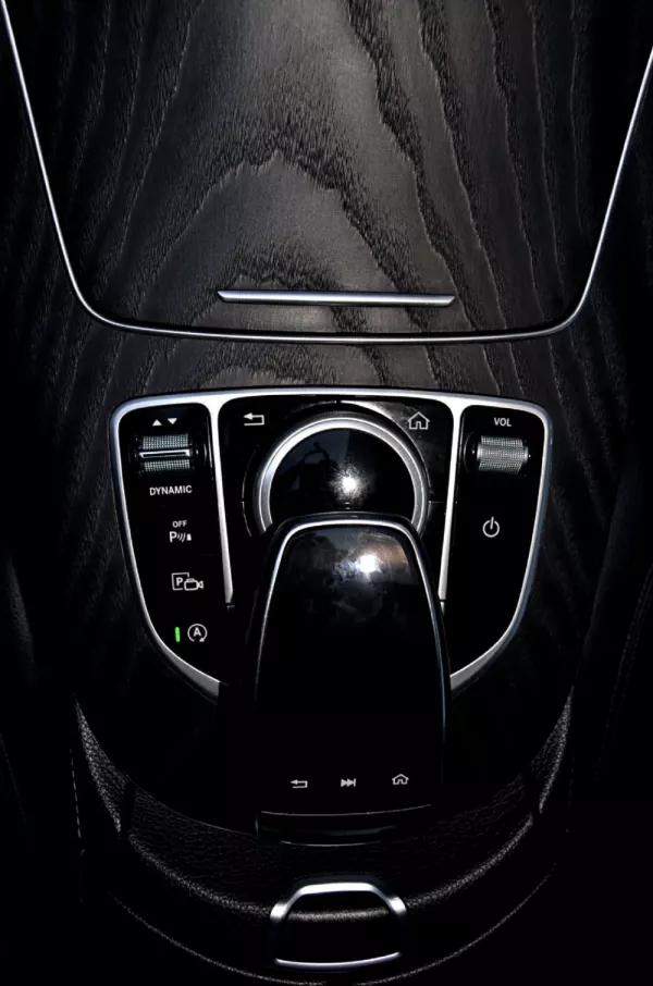 Mercedes-Benz E 220 D AMG Line 25