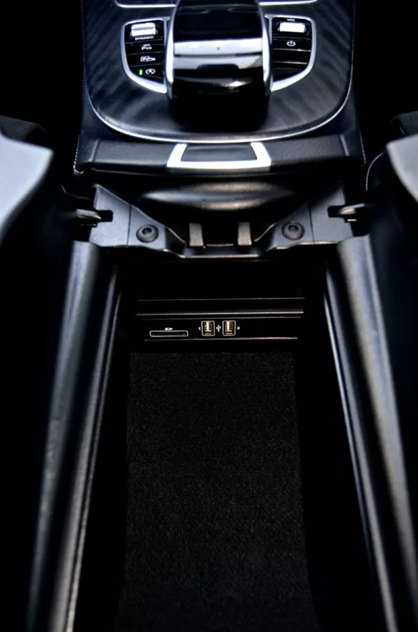 Mercedes-Benz E 220 D AMG Line 26