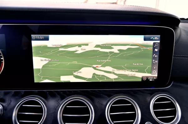 Mercedes-Benz E 220 D AMG Line 27