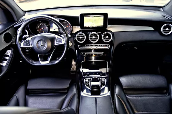 Mercedes-Benz GLC 250 d Coupé AMG Line 4-Matic 6