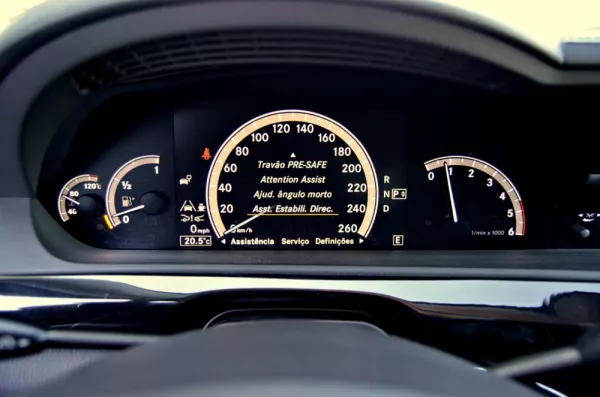 Mercedes-Benz CLS 350 BlueTEC Longo 164g 46