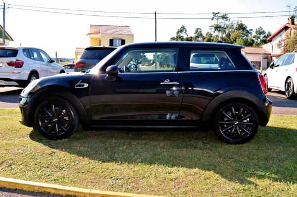 MINI 3 Portas Cooper D Auto 4