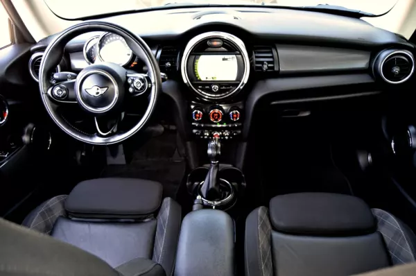 MINI 3 Portas Cooper D Auto 6