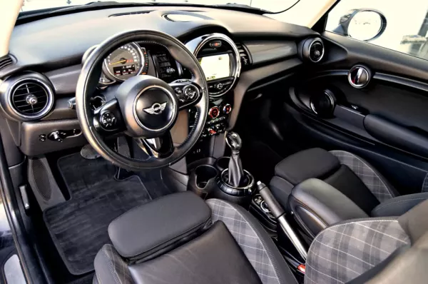 MINI 3 Portas Cooper D Auto 7