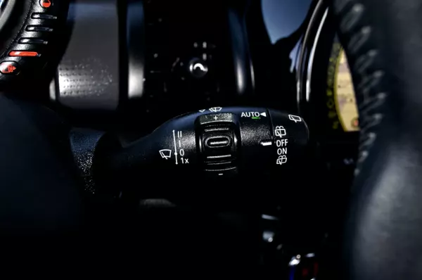 MINI 3 Portas Cooper D Auto 16