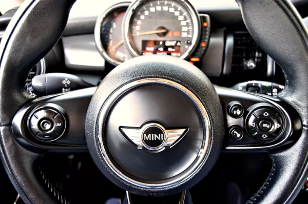 MINI 3 Portas Cooper D Auto 15