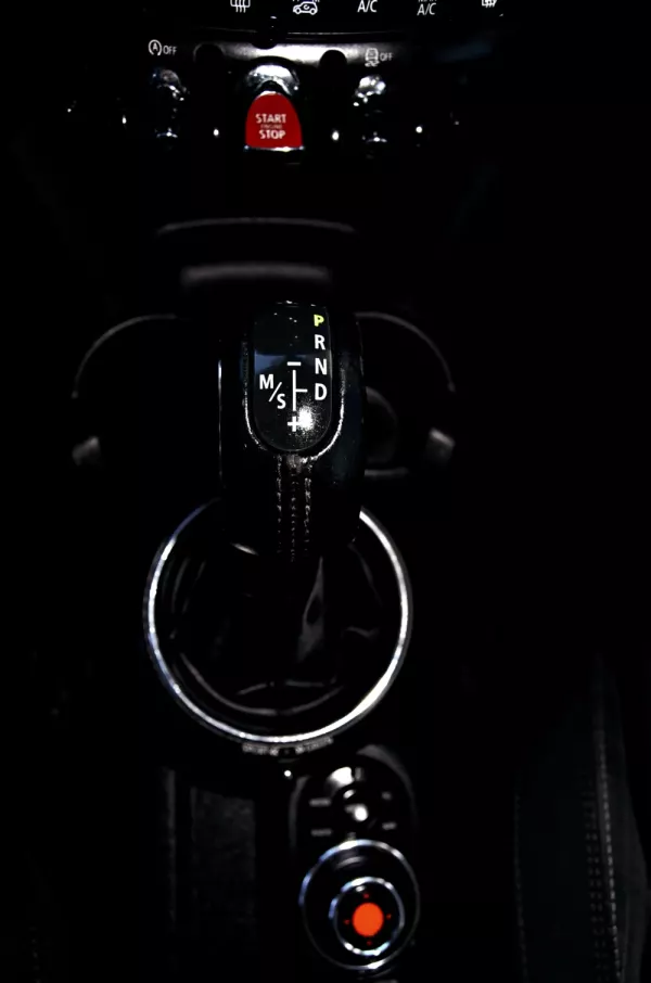 MINI 3 Portas Cooper D Auto 21