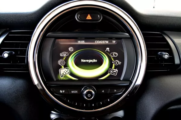 MINI 3 Portas Cooper D Auto 22