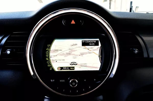 MINI 3 Portas Cooper D Auto 23