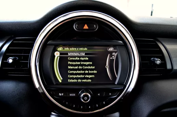 MINI 3 Portas Cooper D Auto 26