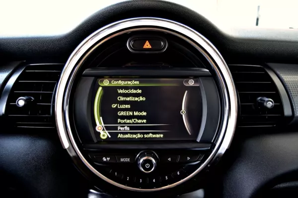 MINI 3 Portas Cooper D Auto 25