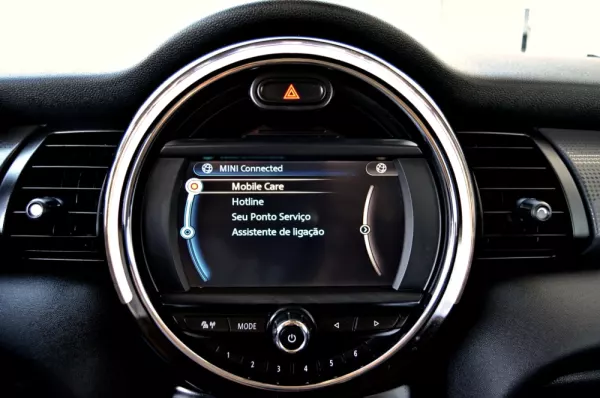 MINI 3 Portas Cooper D Auto 28