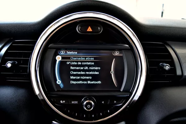 MINI 3 Portas Cooper D Auto 29