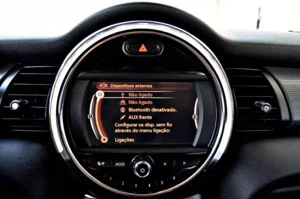 MINI 3 Portas Cooper D Auto 30