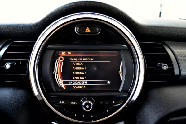 MINI 3 Portas Cooper D Auto 31