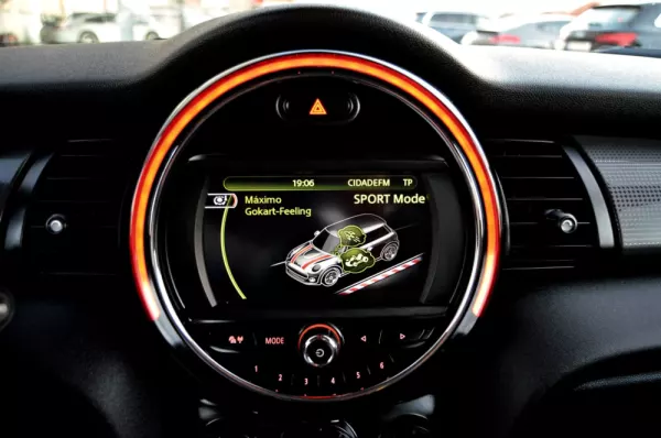 MINI 3 Portas Cooper D Auto 32