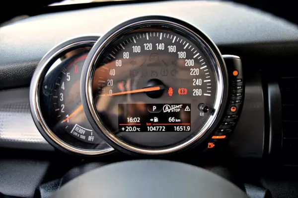 MINI 3 Portas Cooper D Auto 35