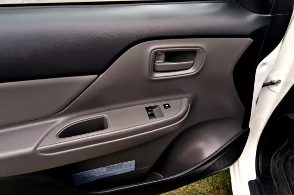 Mitsubishi L200 2.4 DI-D CD S.Cab 3L Instyle 4WD 10