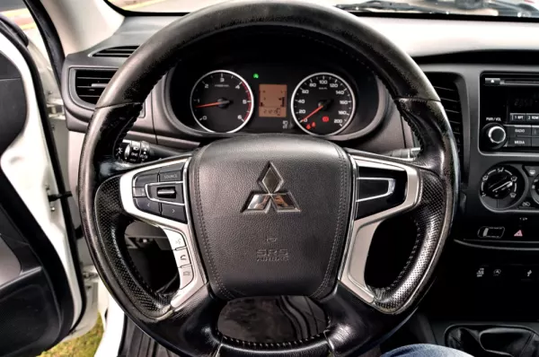 Mitsubishi L200 2.4 DI-D CD S.Cab 3L Instyle 4WD 11