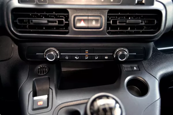 Peugeot Partner 1.6 BlueHDi Confort 15