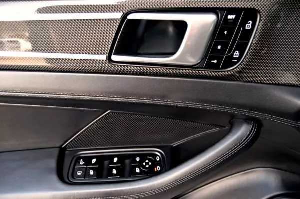 Porsche Panamera 4 E-Hybrid 13