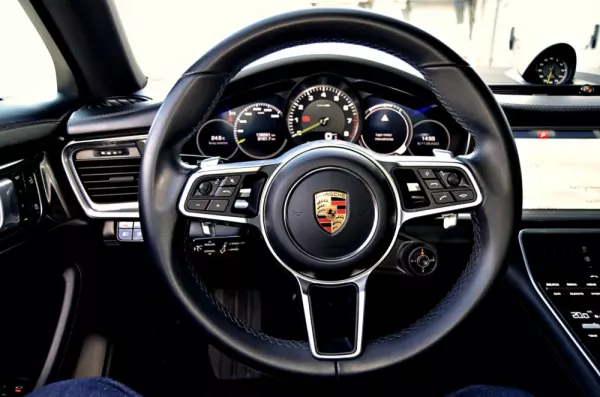 Porsche Panamera 4 E-Hybrid 17